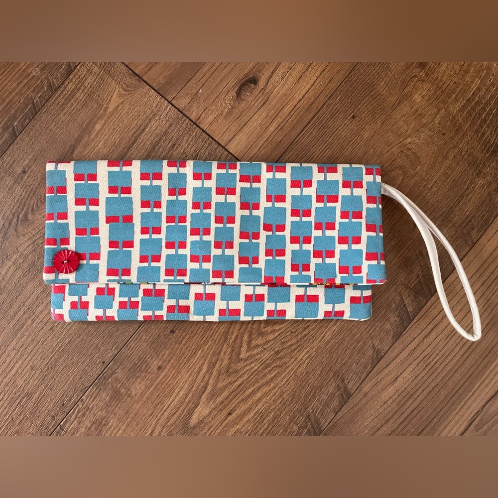 Jana Lam Wrislet clutch bag red white blue owl print new with tags Disney parks